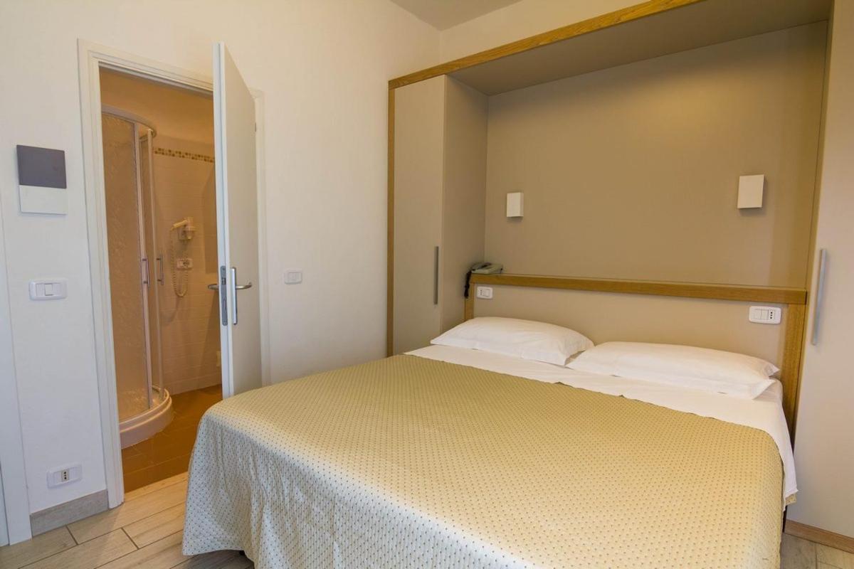 Hotel Mirella Castiglione della Pescaia Oda fotoğraf