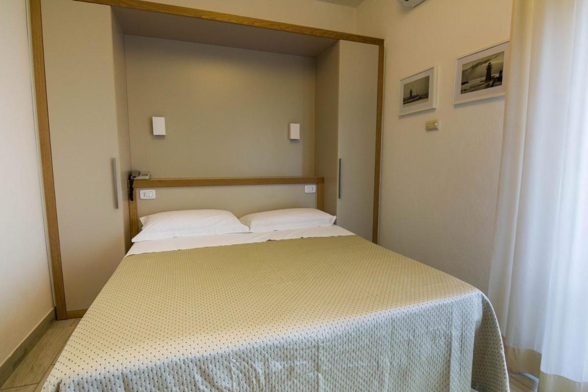 Hotel Mirella Castiglione della Pescaia Oda fotoğraf