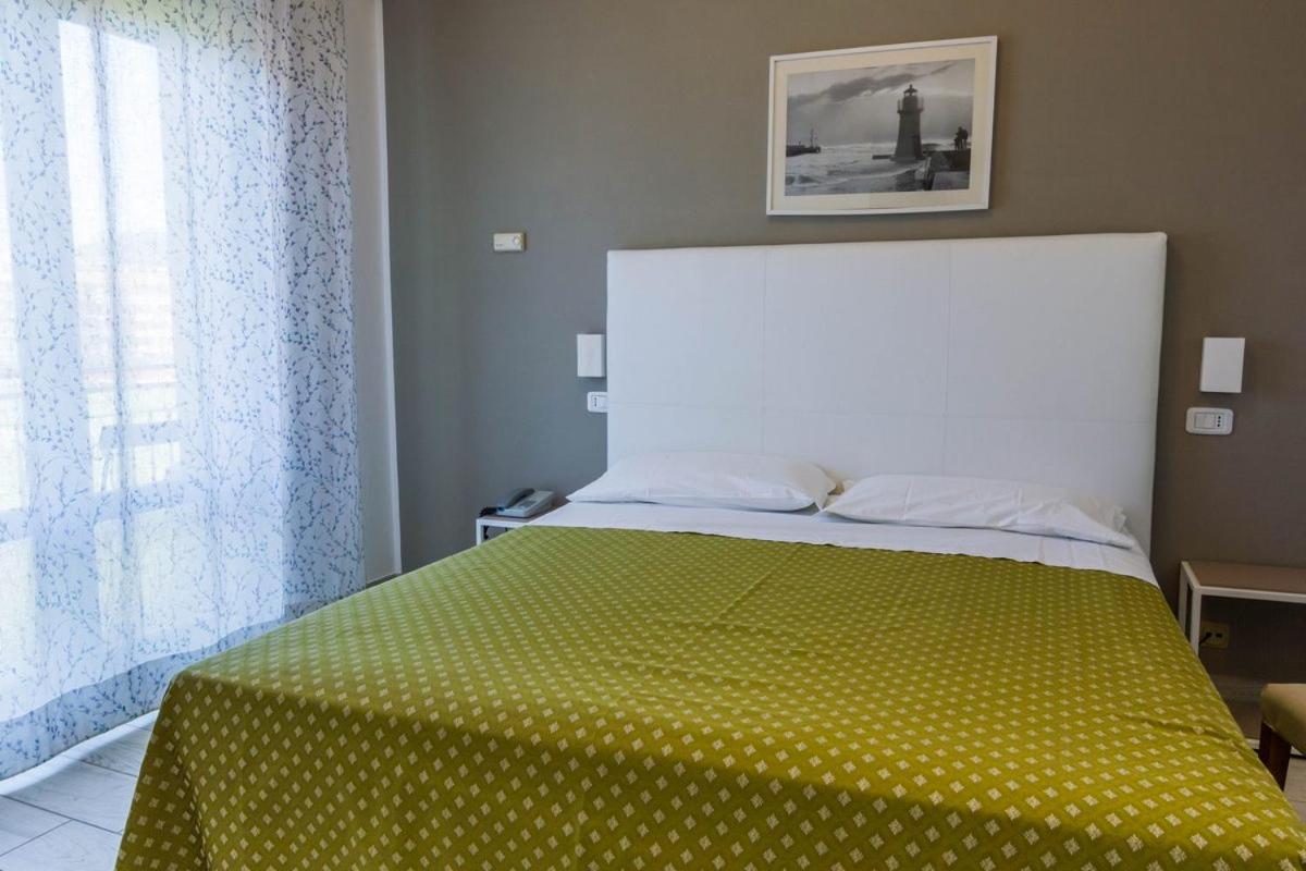 Hotel Mirella Castiglione della Pescaia Oda fotoğraf